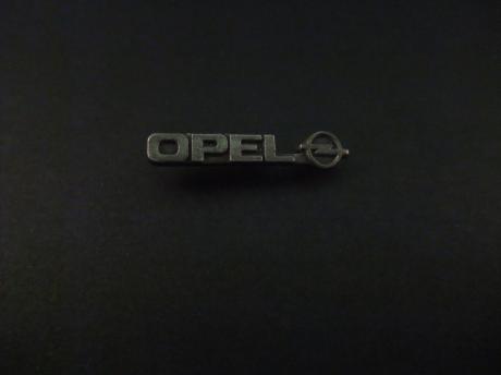 Opel zilverkleurig logo